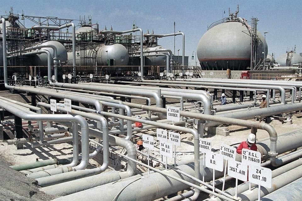 El martes, Aramco dijo que aumentaría su producción de crudo a 12.3 millones de barriles al día en abril, una cifra récord.