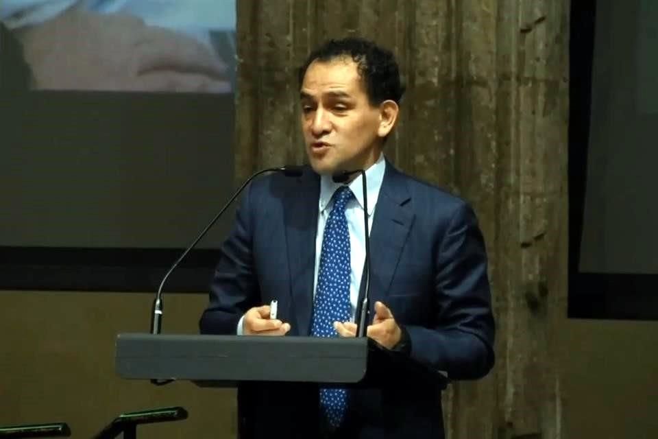 El titular de Hacienda dijo que se utilizan modelos epidemiológicos para determinar el monto de acción fiscal necesario en México.