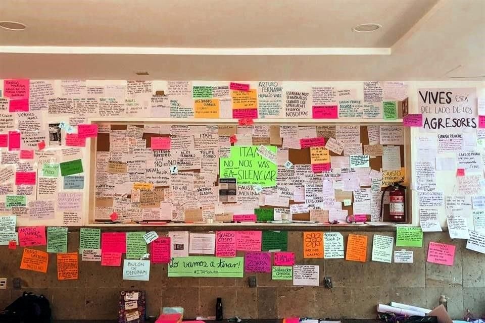 'Ninguna universidad puede hablar de prestigio si encubre y tolera acosadores y violadores', decía un mensaje.