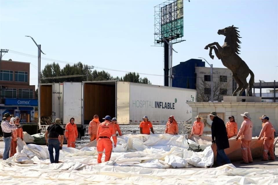 Este sábado, Hidalgo comenzó con la instalación del hospital inflable.