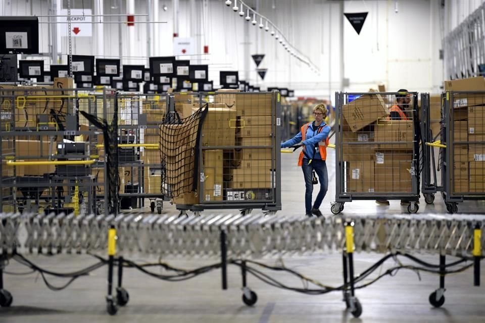 En Estados Unidos, Amazon paga un mínimo de 15 dólares a la hora a estos trabajadores.