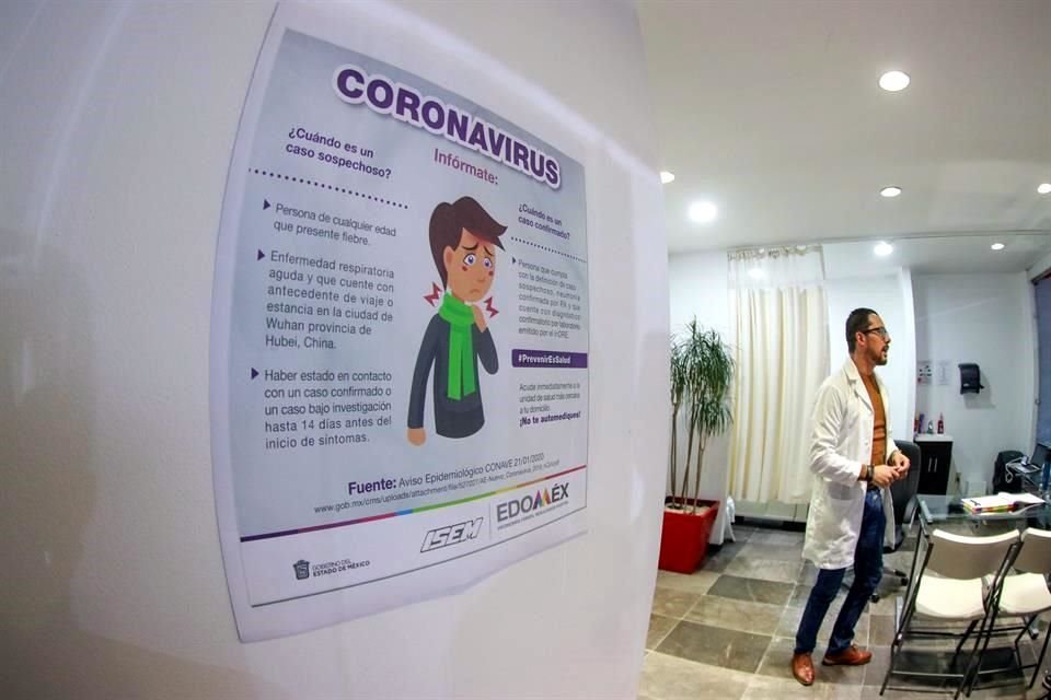 Campaña de información sobre el Covid-19 en el aeropuerto de Toluca.