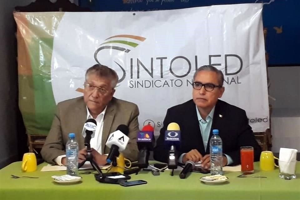 (Izq. a Der.)Subsecretario del Trabajo y Coordinador regional noreste de Sintoled.