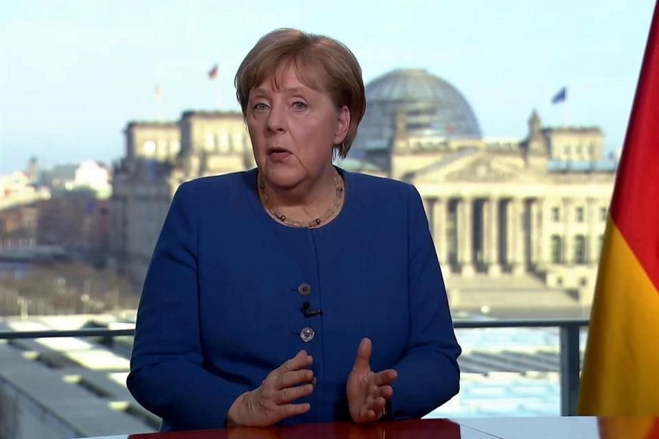 La Canciller alemana, Angela Merkel, afirmó que el brote del nuevo coronavirus es el mayor desafío del país desde la Segunda Guerra Mundial.