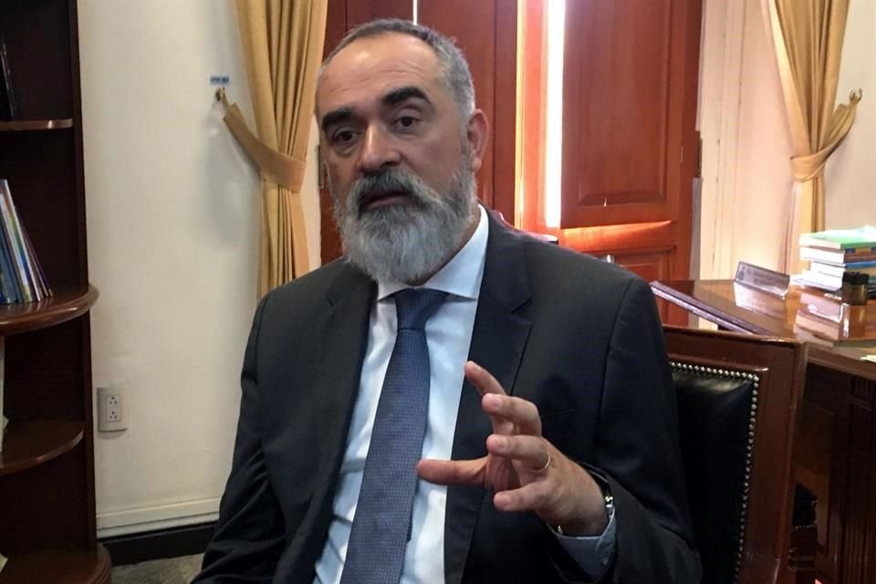 Salvador Caro pidió a la Asamblea eliminar la propuesta para sugerir endeudamiento.