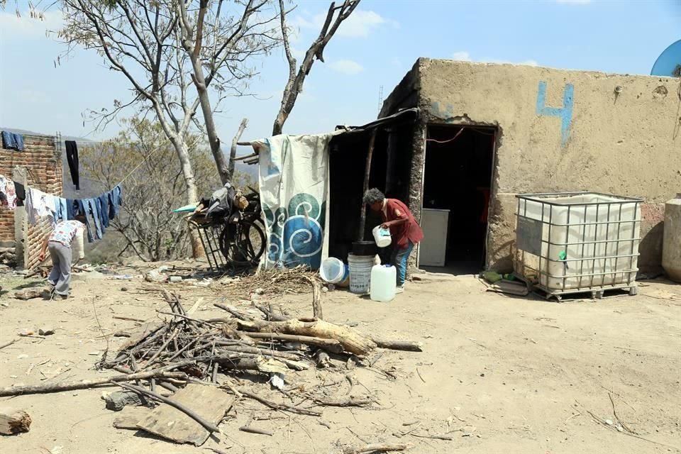 En la Colonia La Esperanza, en Tonalá, tampoco cuentan con agua potable. El Municipio prometió enviar pipas.