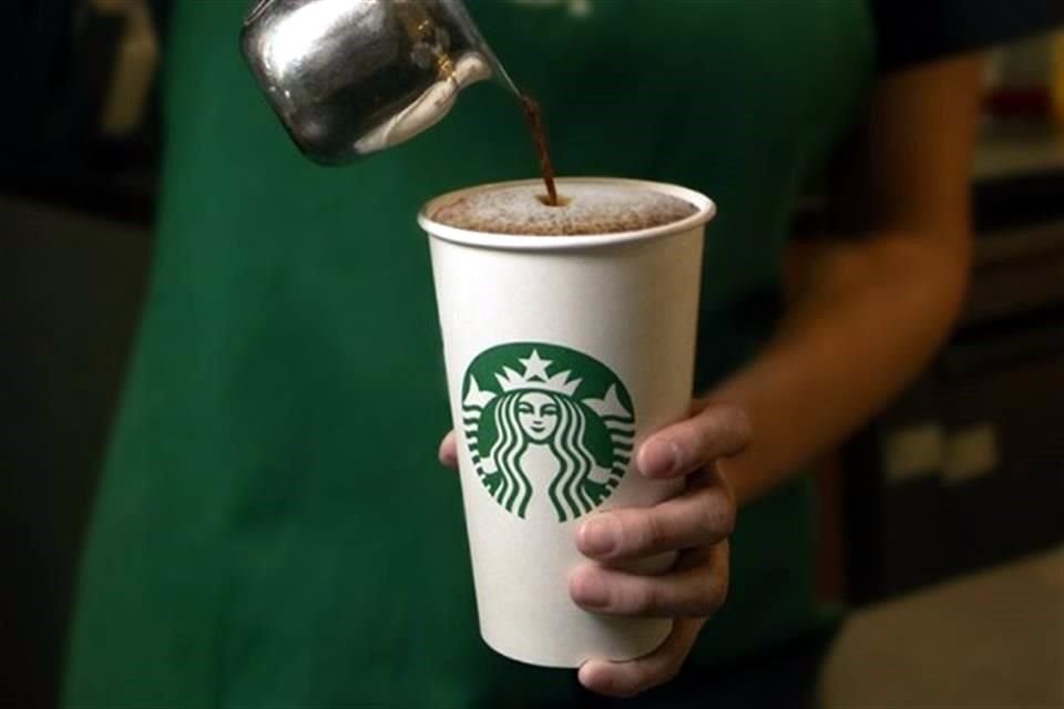 Starbucks prevé que sus 751 tiendas operen normal durante el último trimestre del año.