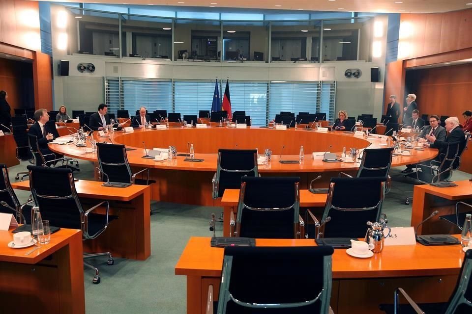 El presupuesto suplementario precisa de la suspensión temporal de la provisión constitucional denominada 'freno de la deuda', que prohíbe endeudarse más del equivalente al 0.35 por ciento del PIB.
