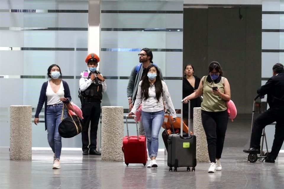El Gobierno advirtió en la saturación del AICM un problema de seguridad nacional. 