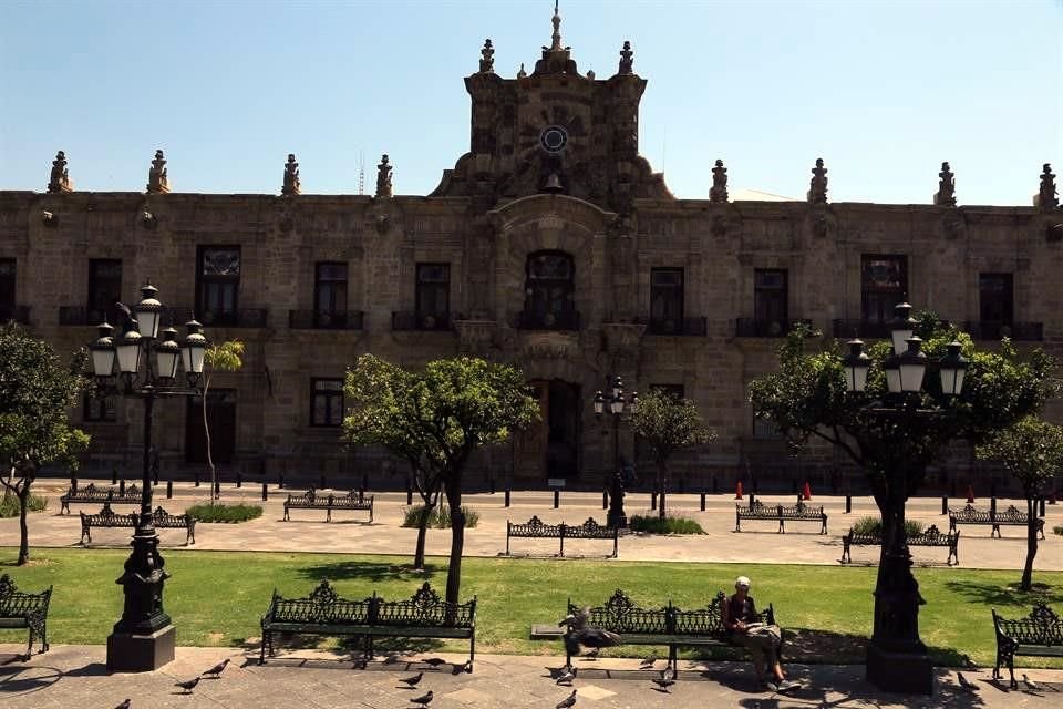 Los jardines y las plazas lucen como muy pocas veces.