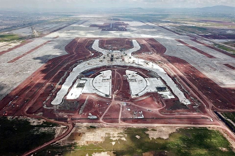 NAIM TEXCOCO. Por la cancelación del NAIM, el Gobierno tuvo que desembolsar 75 mil 223 millones de pesos para liquidar los contratos pendientes por la obra.