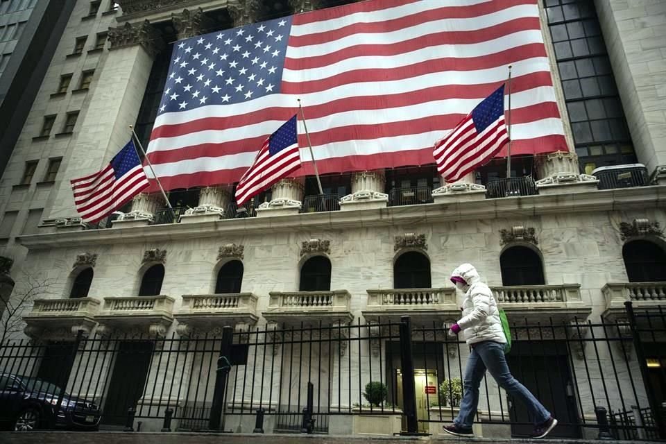 El viernes, el Dow Jones subió 2.99 por ciento, y el Nasdaq 1.38 por ciento, ante posible tratamiento contra el Covid-19.