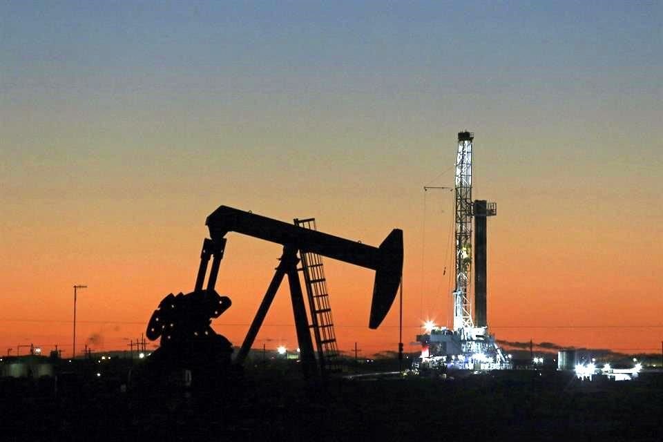 Al final de las operaciones a viva voz en la Nymex, los contratos de futuros del WTI para entrega en mayo restaron 1.89 dólares.