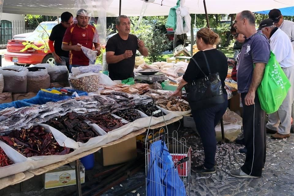 Esta semana se han instalado menos comerciantes en tianguis, de acuerdo con el Ayuntamiento de Zapopan.