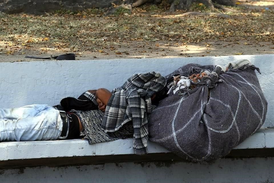 Decenas de personas han encontrado en las calles su hogar, sin los cuidados mínimos necesarios ante la actual pandemia que ataca al mundo.