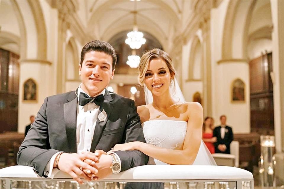 La pareja tenía contemplado contraer nupcias el 16 de mayo, pero adelantó su boda.