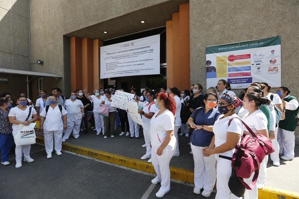 Mientras personal de salud protesta por falta de insumos, algunos han sido agredidos, ante el temor de que sean portadores de coronavirus.