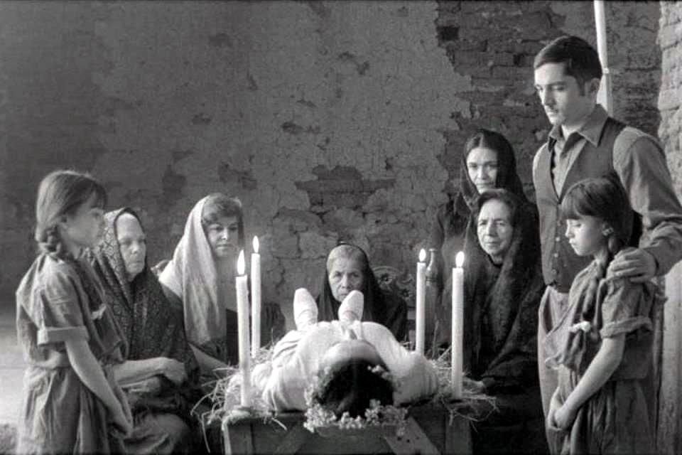 'La Bruja del Fósforo Paseante' (2018), de la tapatía Sofía Carrillo, fue el elegido para abrir la cuenta regresiva.