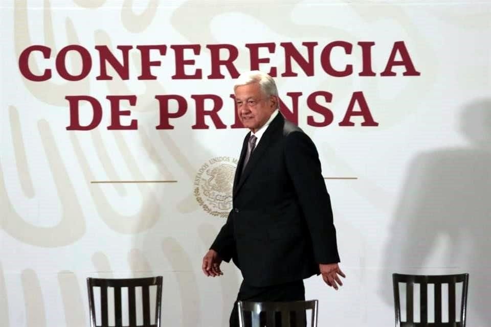 AMLO hizo un llamado a los empresarios para pagar salarios a sus trabajadores durante la emergencia, apostar a la solidaridad y no litigar en tribunales.