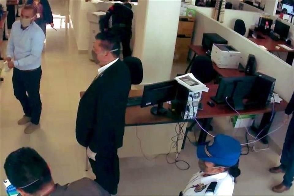 Las audiencias se desarrollan mediante el sistema de telepresencia, como medida de reforzamiento para evitar contagios.