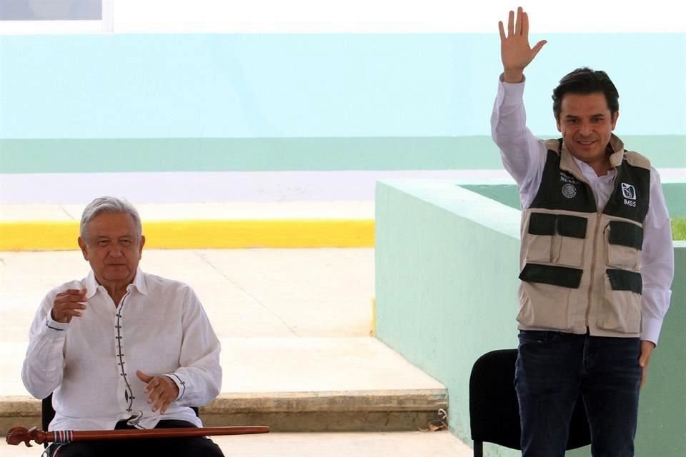 Zoé Robledo acompañó al Presidente AMLO en la inauguración del Hospital Rural de Tlaxiaco, en Oaxaca.