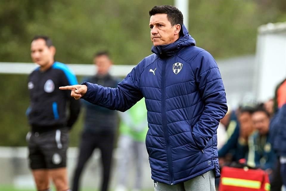 Hugo Norberto Castillo, DT de Rayados Sub 20, Castillo, desea dirigir pronto en Primera División.