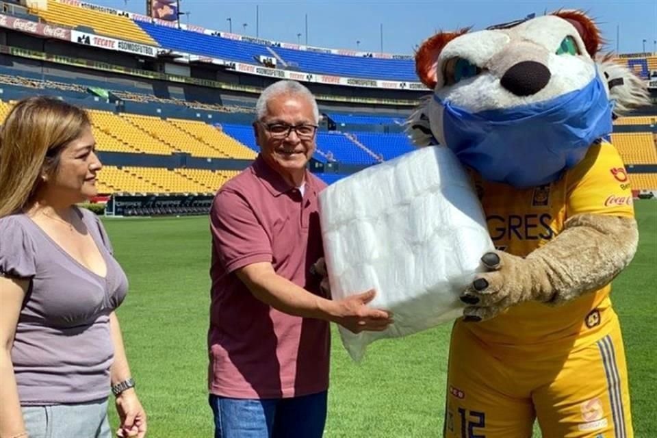 18 mil cubrebocas donaron los Tigres para ser distribuidos en distintos puntos de la Ciudad.