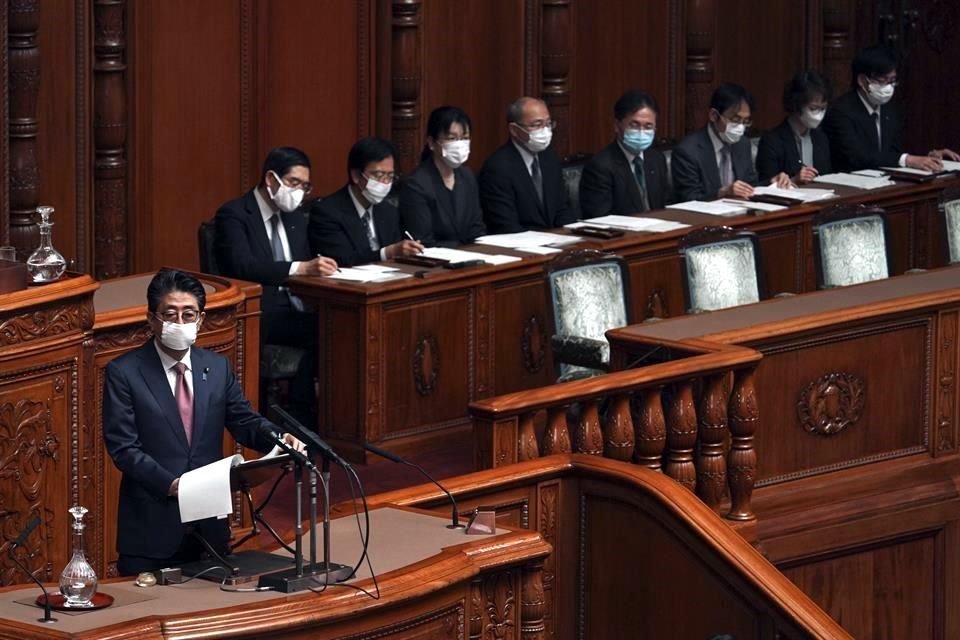 El Gobierno de Japón otorgará 2,800 dólares en efectivo a hogares que sufran una caída de sus ingresos debido a la pandemia por Covid19.