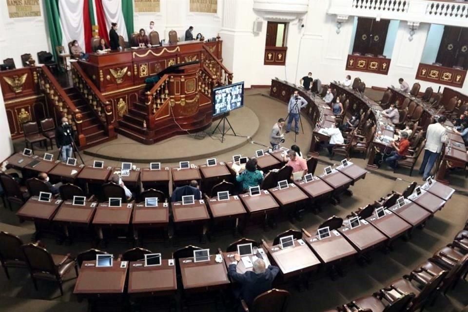Los diputados debían crear una Ley de Educación para la Ciudad y otros ordenamientos a partir de los cuales la actual Administración debía implementar distintos modelos de enseñanza.