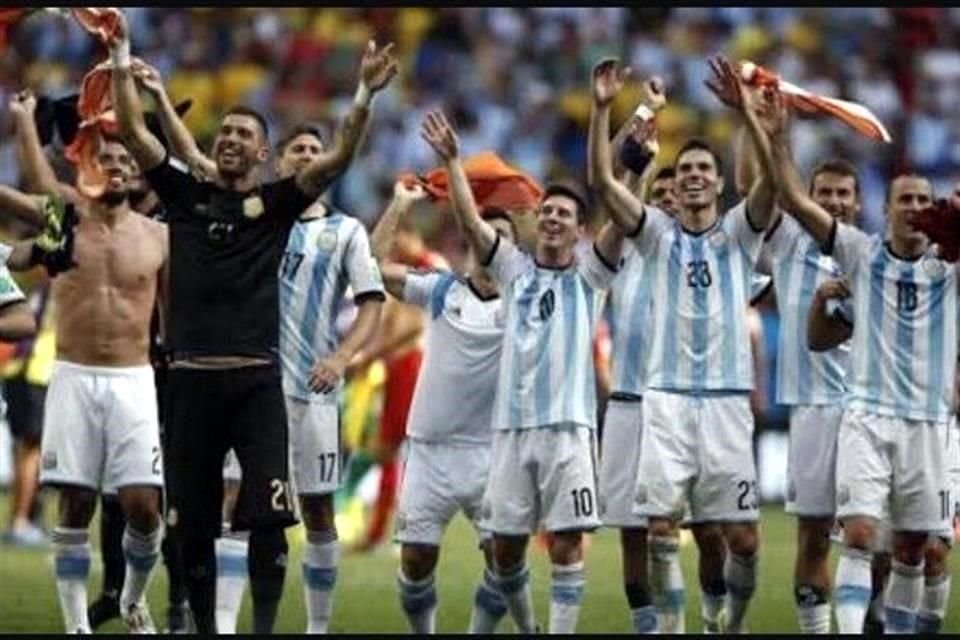 Durante su estancia con Rayados, Basanta fue mundialista con Argentina.