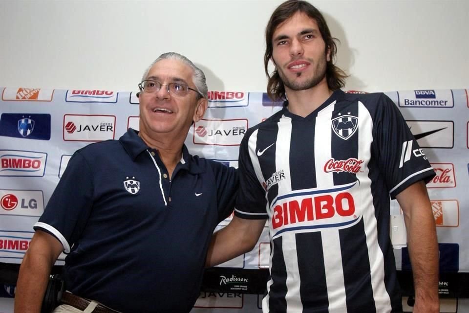 Basanta fue presentado en junio del 2008 por Jorge Urdiales como refuerzo de Rayados.