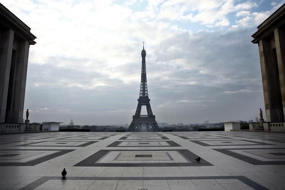 La Torre Eiffel fue el escenario de aquel sastre que probó su invento a principios del siglo 20.