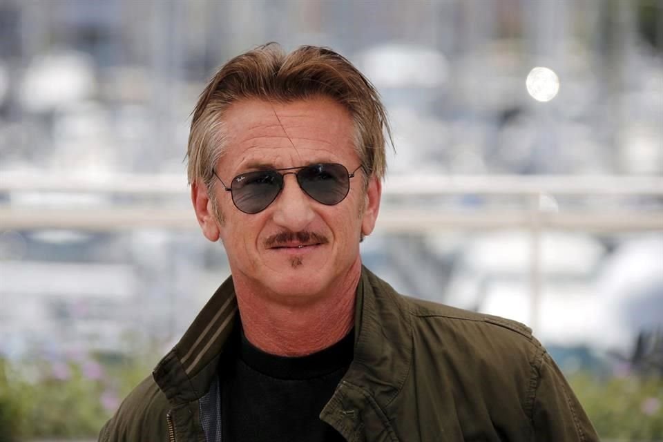 Sean Penn fue visto colaborando en unas instalaciones en Los Ángeles donde se practican pruebas de Covid-19.