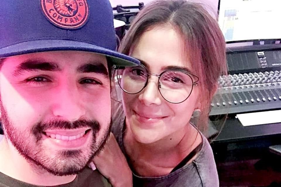 El primer sencillo se titula 'La Magia de tus Ojos', al lado de la colombiana Greeicy Rendón.
