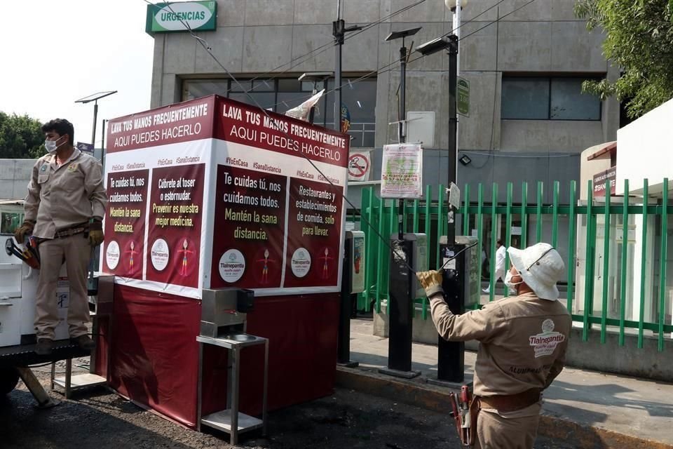 El Ayuntamiento de Tlalnepantla instaló dos módulos de lavabos con jabón y agua.