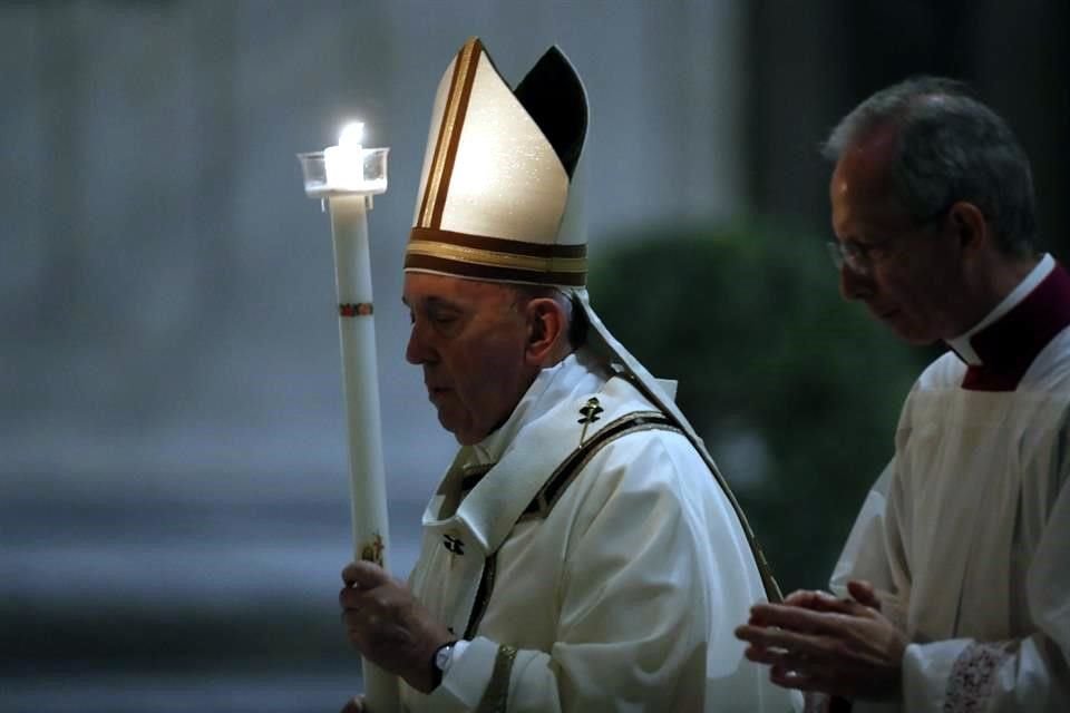 El Papa Francisco durante las celebraciones del Sábado Santo.