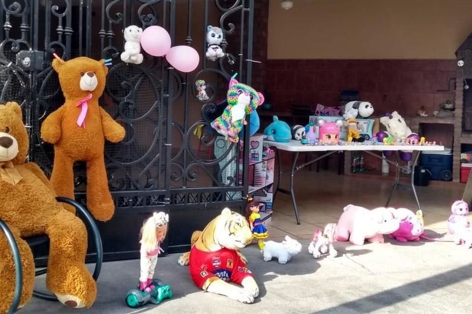 Vecinos de la colonia Misión de Santa Fe, decoraron el exterior de sus casas  para entretener a los niños encerrados por el Covid-19.