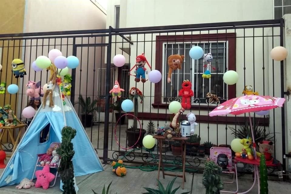 Vecinos de la colonia Misión de Santa Fe, decoraron el exterior de sus casas  para entretener a los niños encerrados por el Covid-19.
