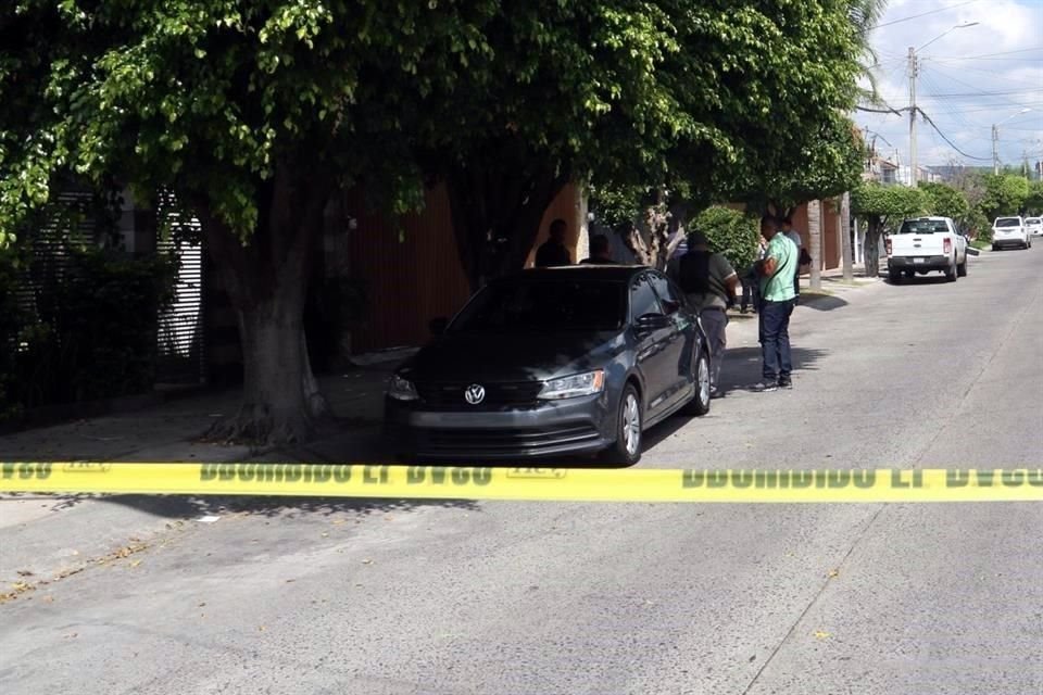 4 DE JULIO 2019. Un cadáver y tres cabezas son localizadas en George Bizet 5521, Col. La Estancia, luego de que un hombre escapara.