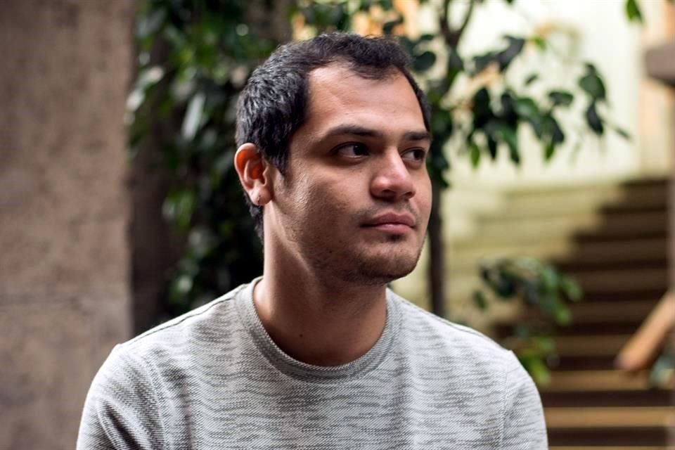 El escritor Ángel Vargas (Acapulco, en 1989) fue ganador Premio Nacional de Poesía Joven Elías Nandino 2019.
