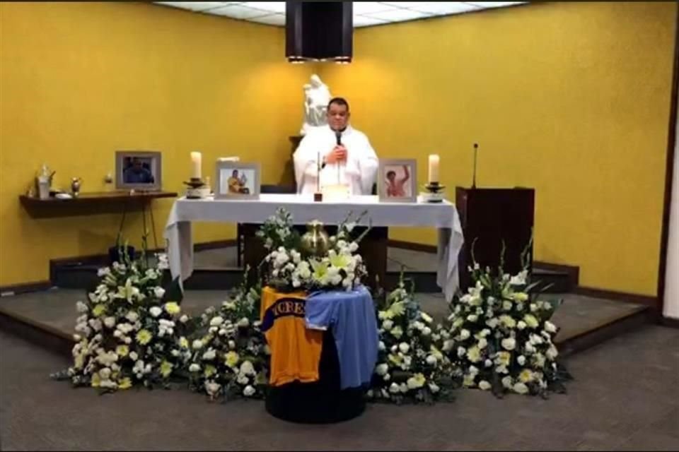 Las playeras de Tigres y Uruguay lucieron en la misa.