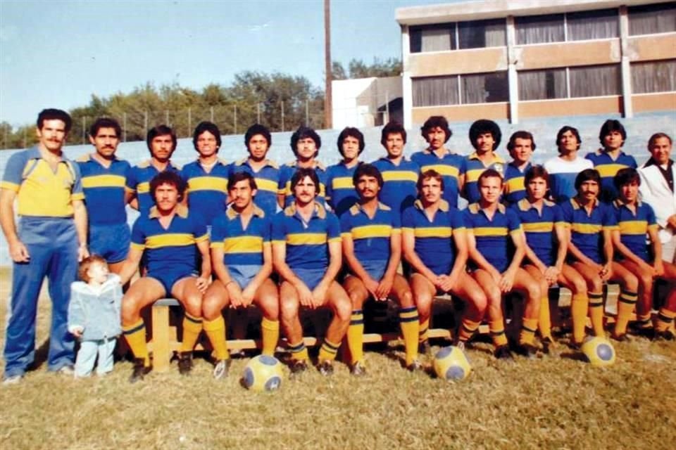 Roberto Gadea estuvo ligado siempre a los colores universitarios.