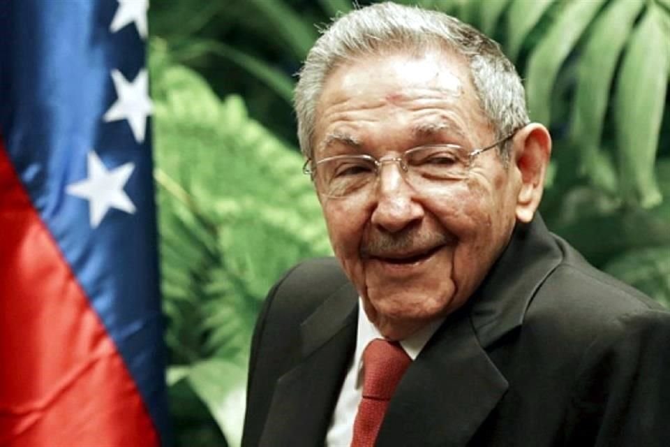 El General Raúl Castro.