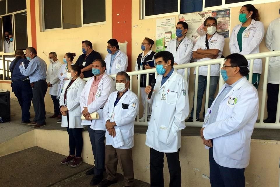 Personal del Hospital Civil 'Dr. Aurelio Valdivieso' denunció falta de insumos para enfrentar la contingencia por el nuevo coronavirus.