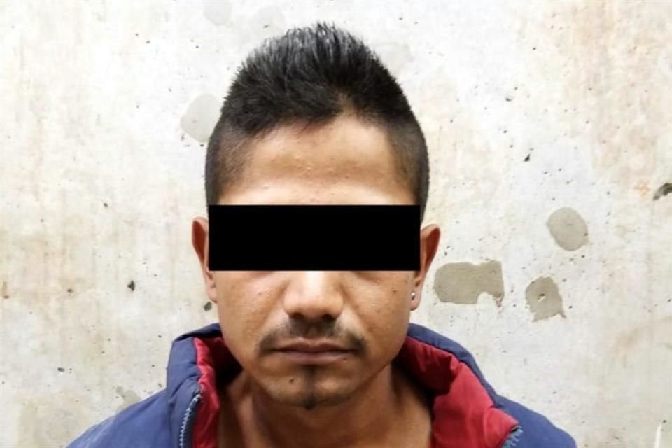 La Policía de Tlajomulco detuvo a un hombre que se negó a usar cubrebocas y agredió verbalmente a los uniformados.
