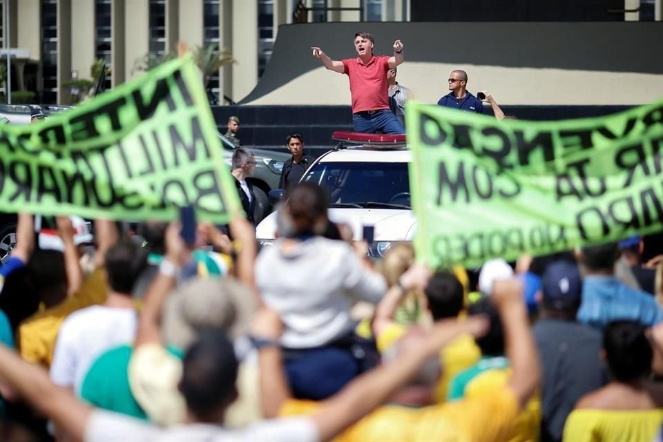 El Presidente de Brasil, Jair Bolsonaro, en una celebración el domingo pasado, pese a la pandemia.