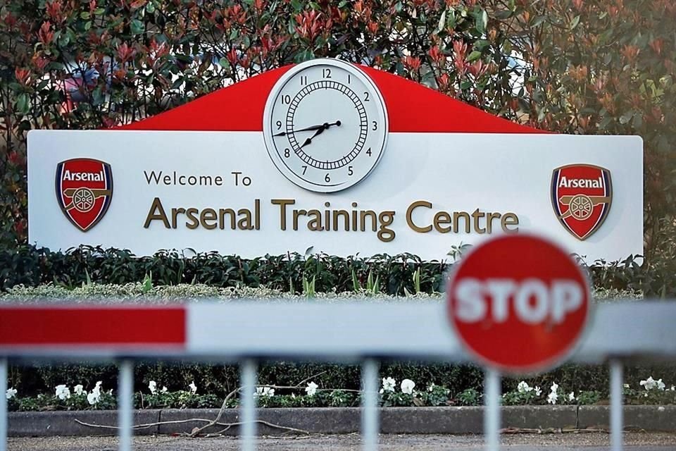 Las puertas del Arsenal Training Centre fueron abiertas de nuevo, pero con ciertas restricciones.
