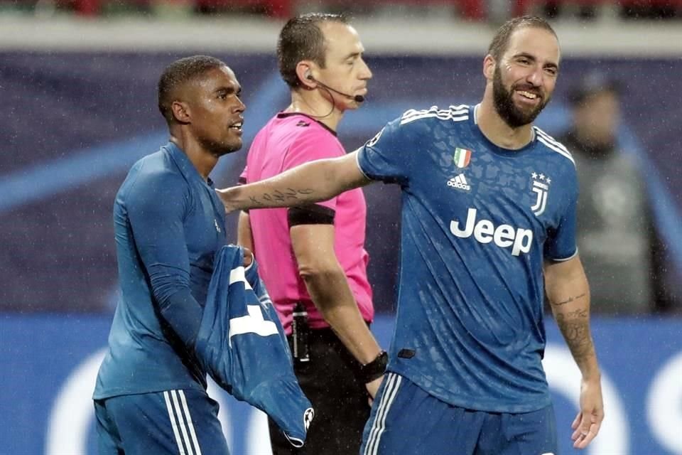 Aunque termina su contrato con la Juventus en el 2021, el padre de Gonzalo Higuaín aseguró que su hijo lo respetará.