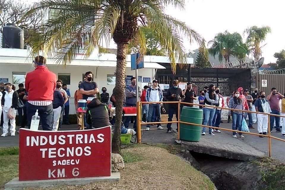 El bloqueo es a la altura del poblado Ahuatepec, donde se localiza la fábrica.