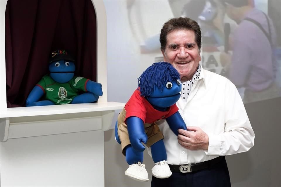 A inicios de los 80 Crotte creó y dio voz a Sixto, la marioneta de trapo azul que simulaba a un niño de seis años que enamoró a los pequeñines a través de la pantalla chica.